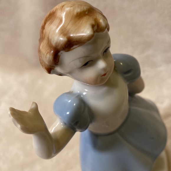 Vintage Porcelain blue and white girl and dog figurine  made in Japan - Picture 9 of 12